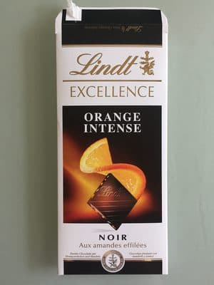 Excellence Noir Orange Intense Aux amandes effilées by Lindt - 47% chocolate bar