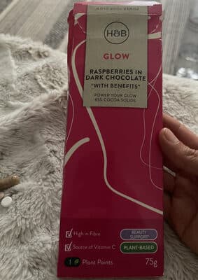 Glow Chocolate Bar by Holland & Barrett - 70% chocolate bar