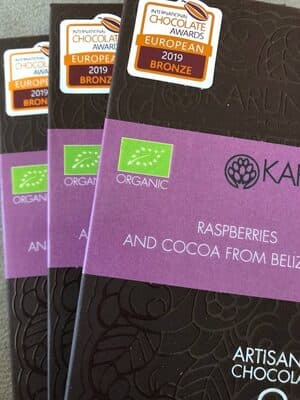 Raspberries and dark chocolate by Karuna - 70% chocolate bar